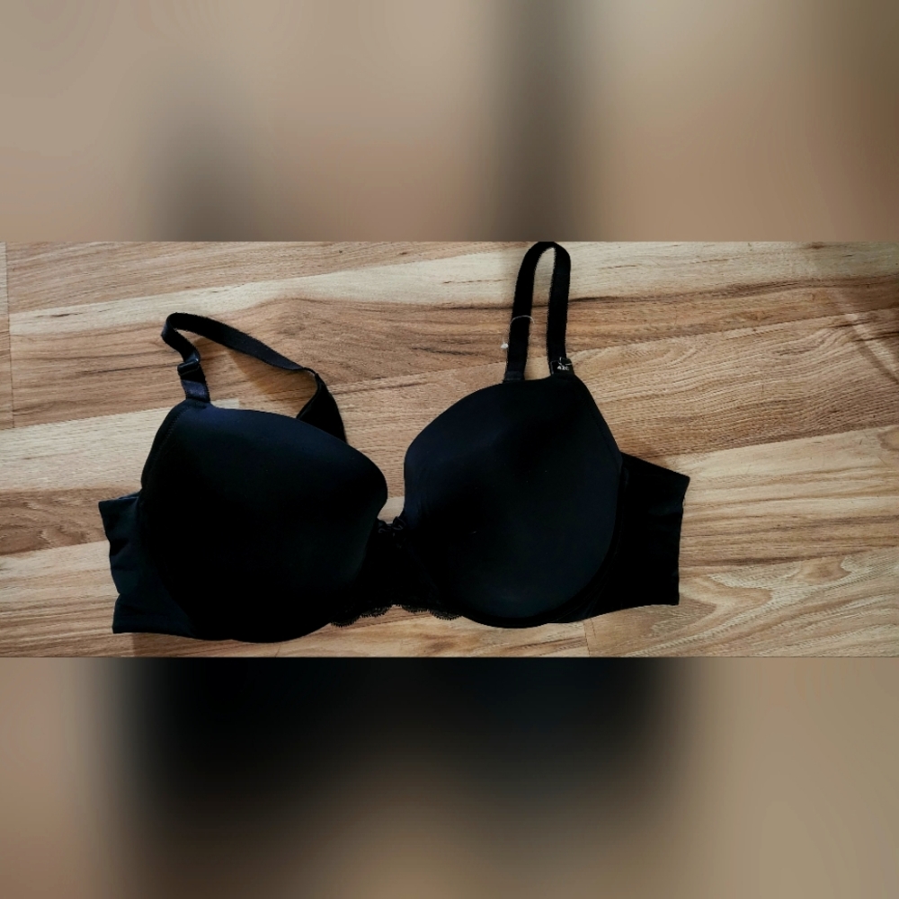 Torrid curve black bra 42C